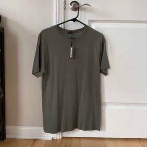 NWT MONROW men’s crew neck tee in camo